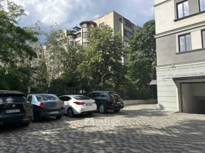 Квартира в новом жилом комплексе в зеленой зоне на проспекте