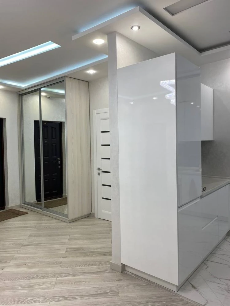 Продам  свою квартиру на Каманина Жк27