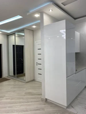 Продам  свою квартиру на Каманина Жк27