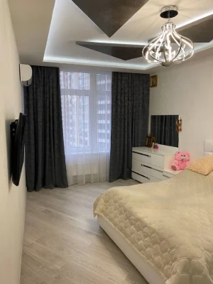 Продам  свою квартиру на Каманина Жк27