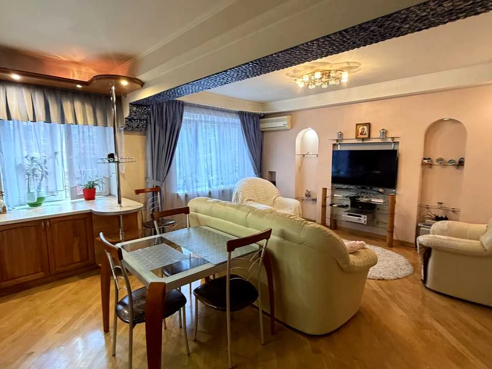 Квартира. Запоріжжя, Соборний проспект