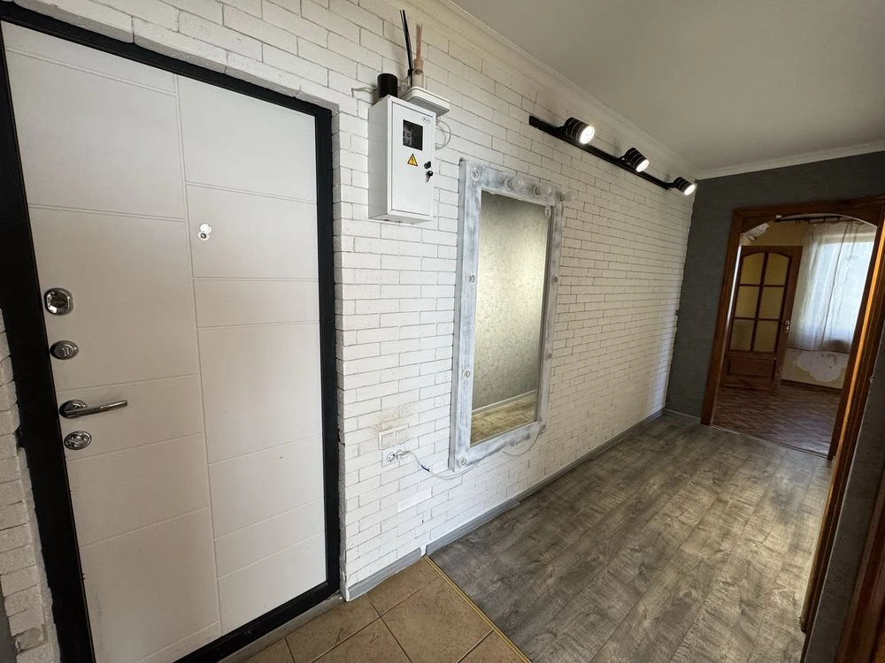 Selling 3-room apartment in Ingulsky district