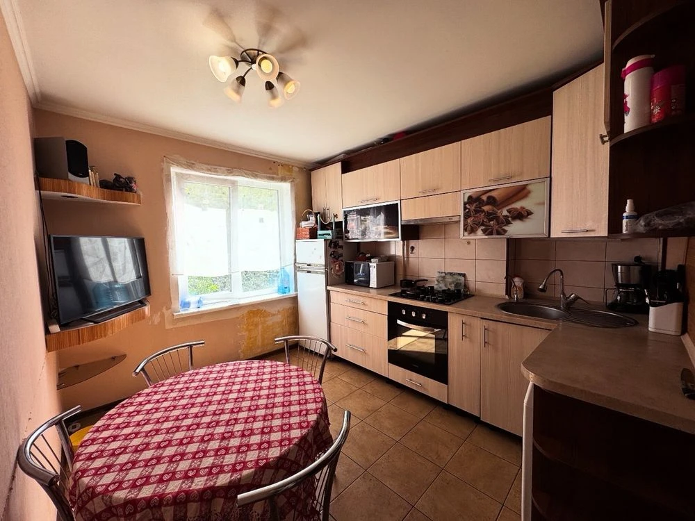 Selling 3-room apartment in Ingulsky district