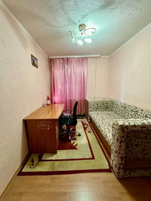 Selling 2-bedroom apartment in Zhmodryiivsk; st. 20th Anniversary of Victory