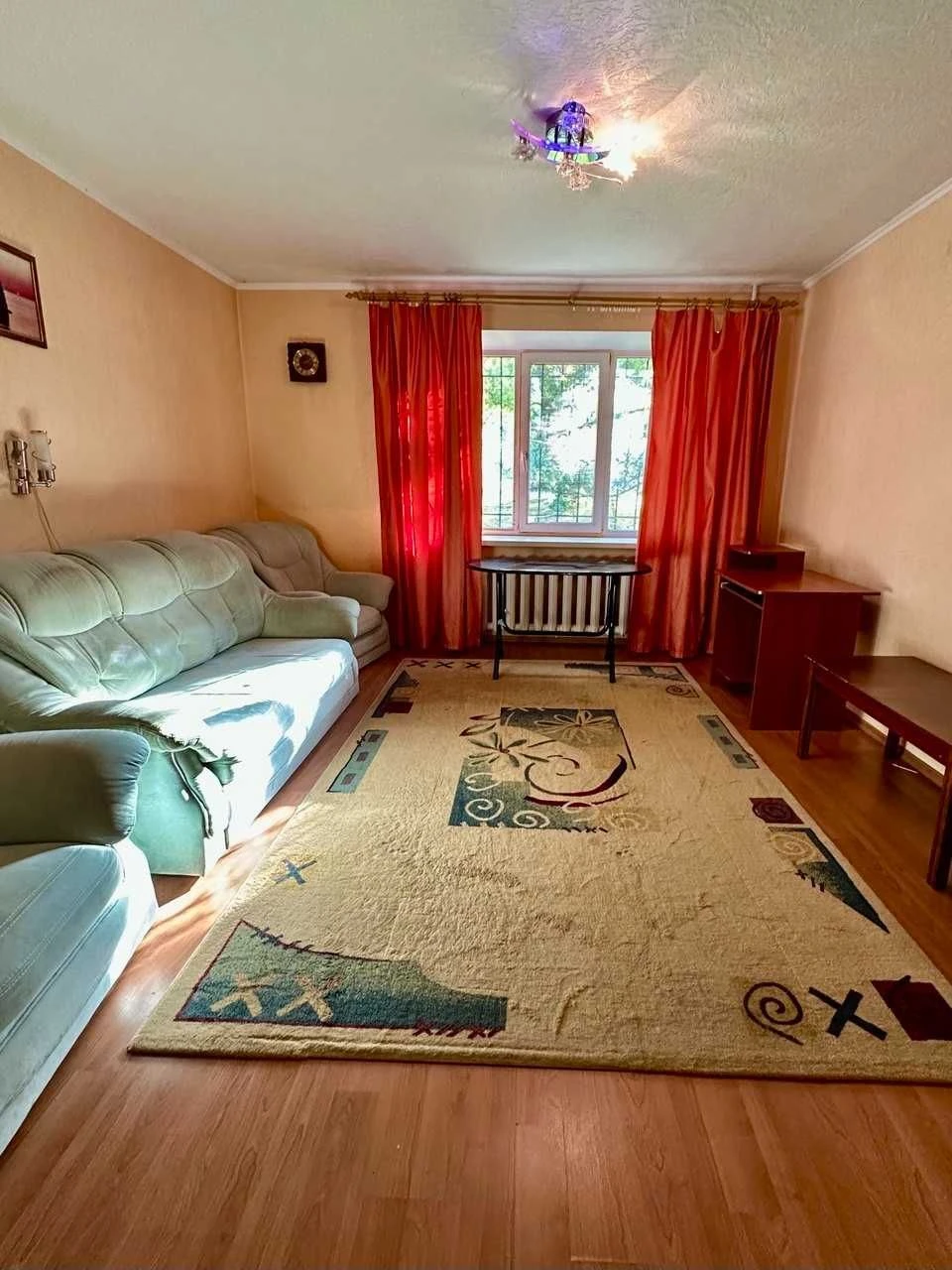 Selling 2-bedroom apartment in Zhmodryiivsk; st. 20th Anniversary of Victory