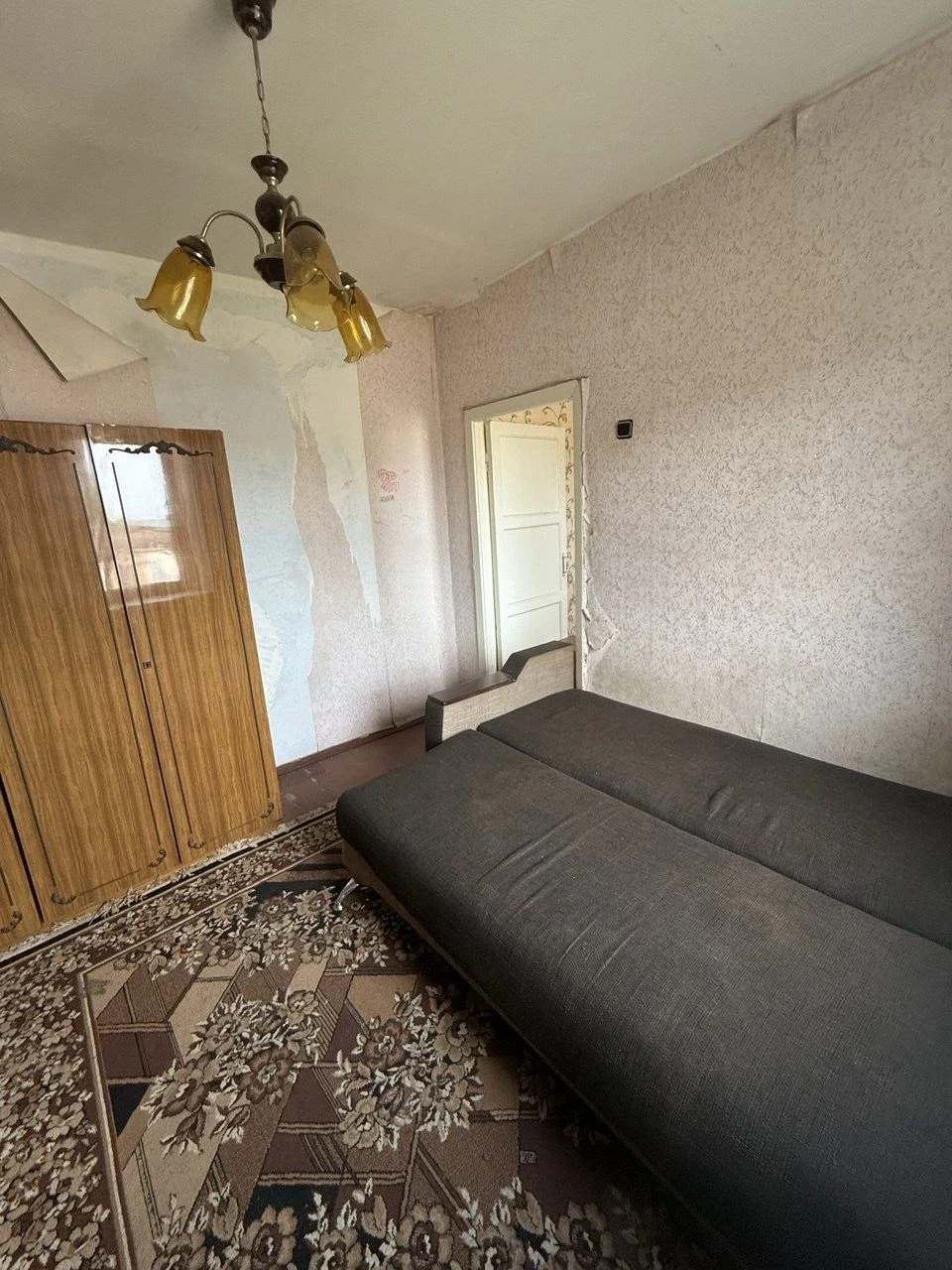 For Sale: 2-room apartment for 7,999 U.E.