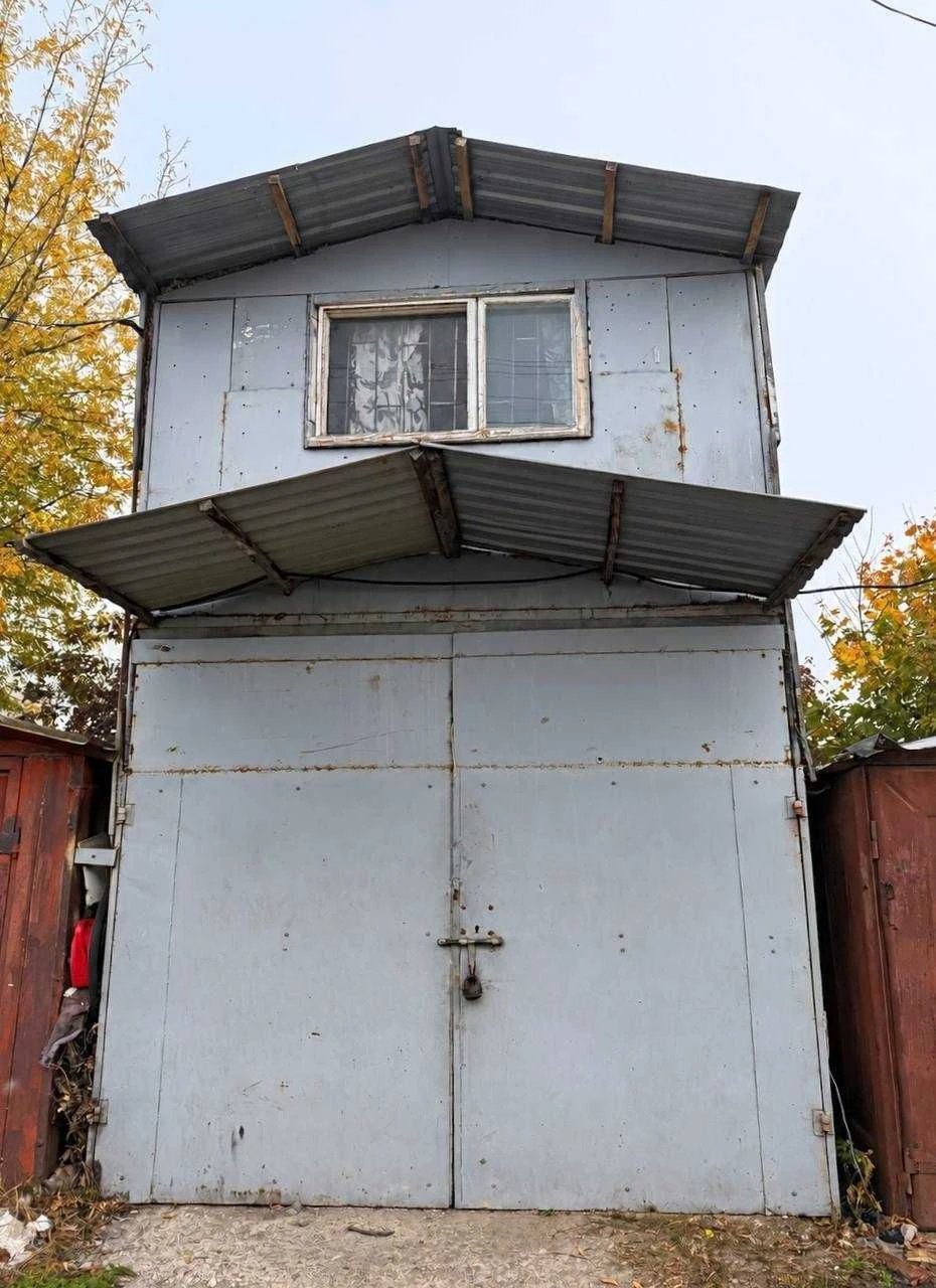 Продам дворівневий гараж у м. Рівне, кооператив «Колесо»