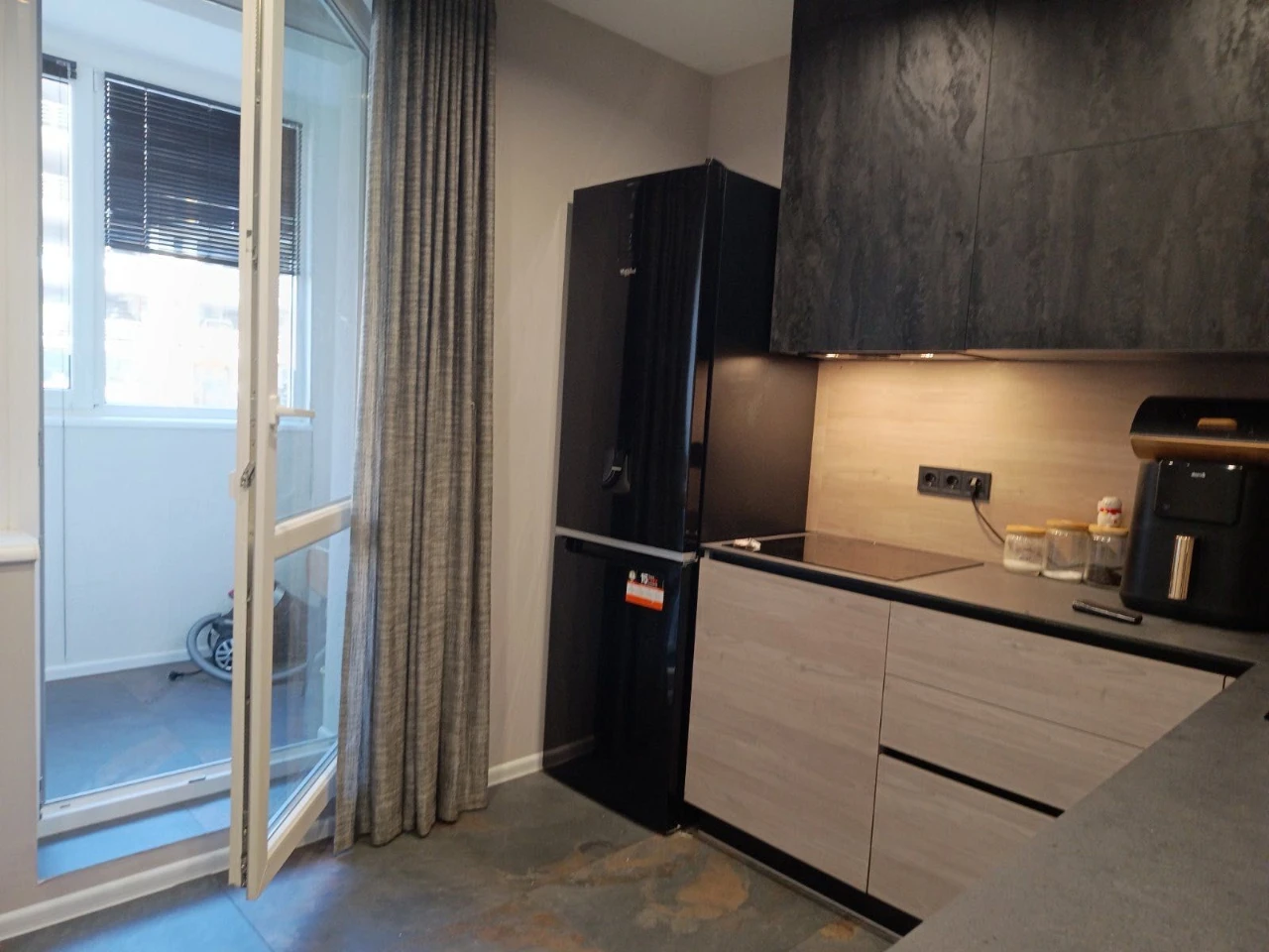 For sale 1-bedroom apartment, Sports Palace metro station.
