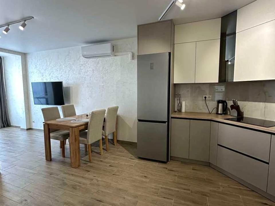 Apartment. Lviv, Kulparkivska st.