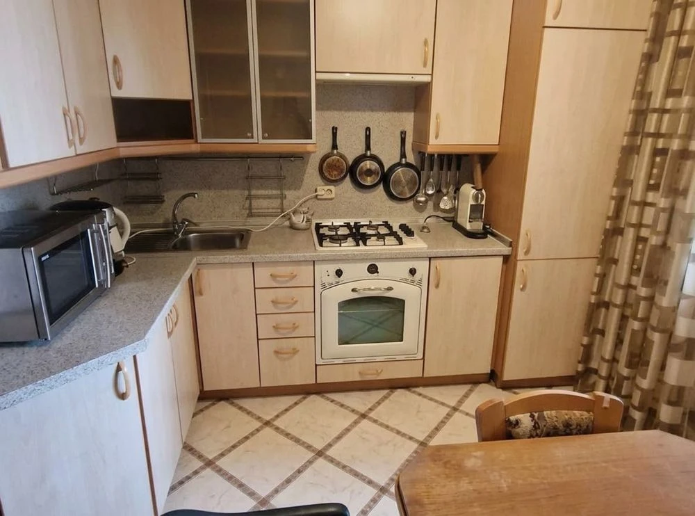 Продаж 3-квартири 81,5 кв. м на вул. Івана Пулюя 1