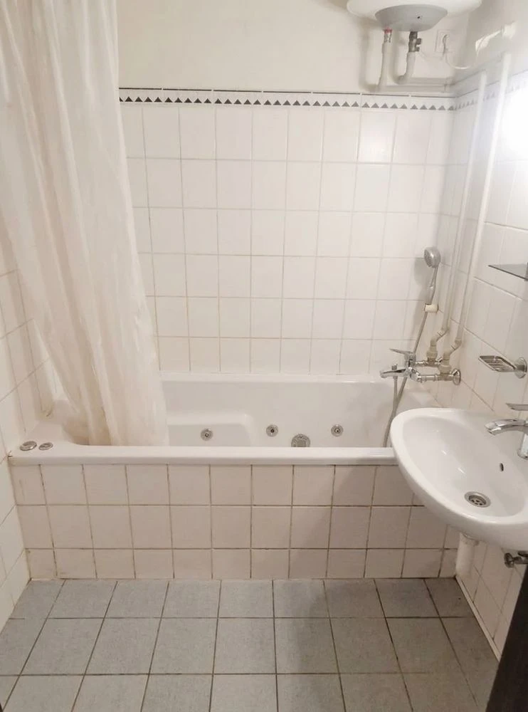 Продаж 3-квартири 81,5 кв. м на вул. Івана Пулюя 1