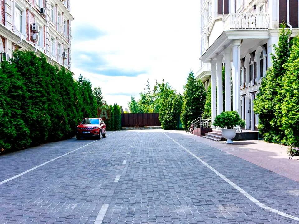 Квартира. Київ, вулиця Дмитра Луценка