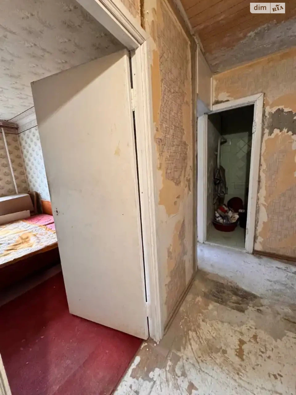 Apartment for Sale, Left Bank