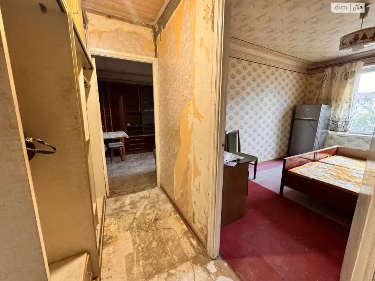 Apartment for Sale, Left Bank