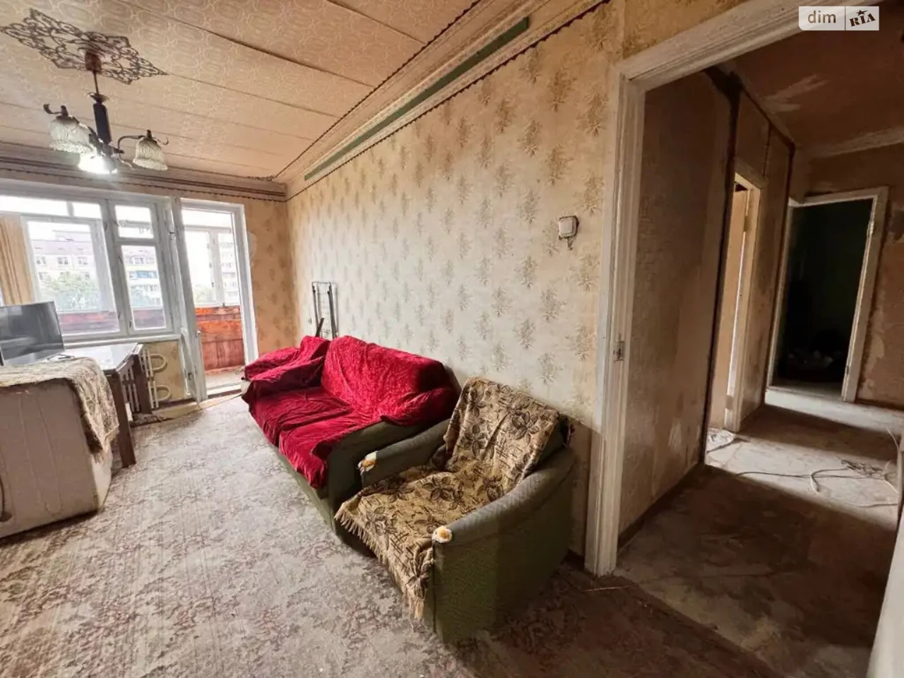 Apartment for Sale, Left Bank