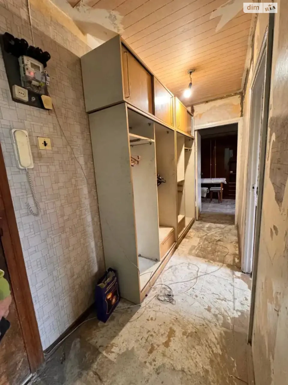 Apartment for Sale, Left Bank