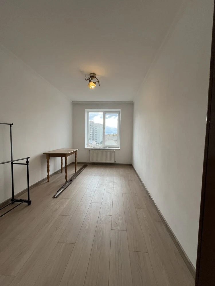Apartment for sale in the city center, new building, individual gas heating