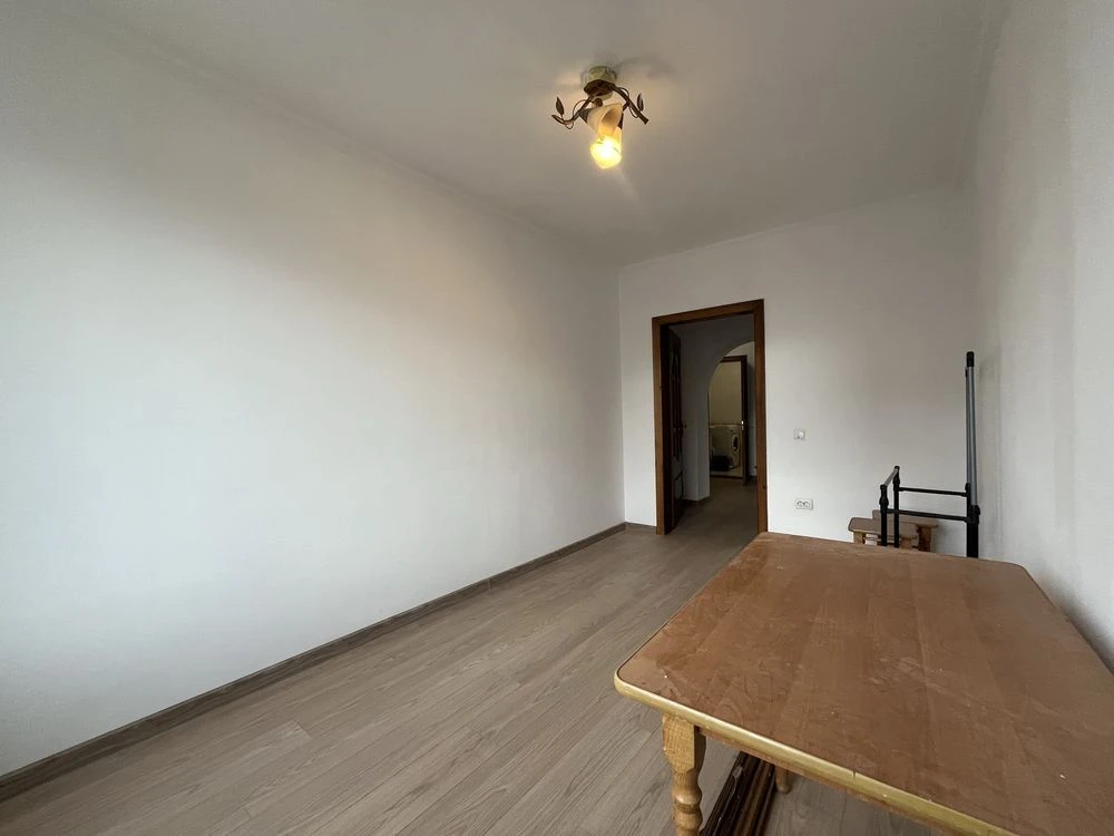 Apartment for sale in the city center, new building, individual gas heating
