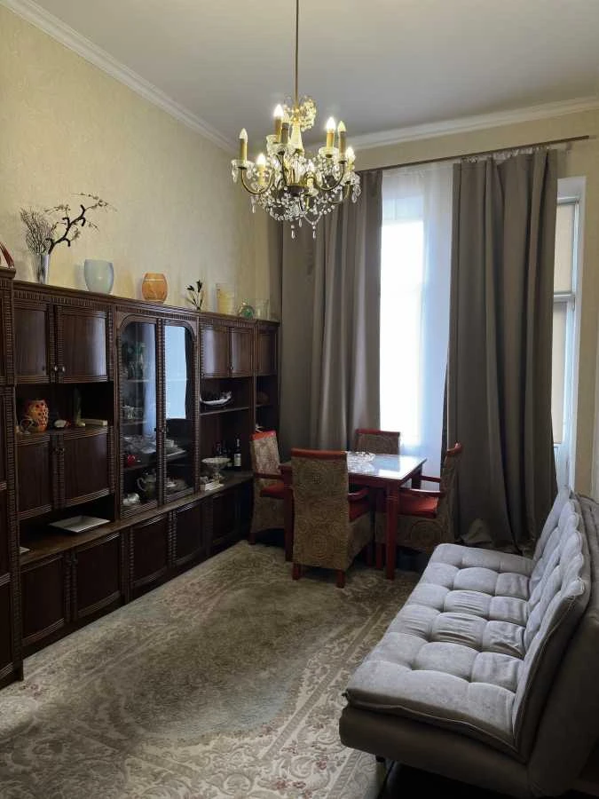 Rent a two-bedroom apartment (56 sq m) in Kyiv, Pechersky District