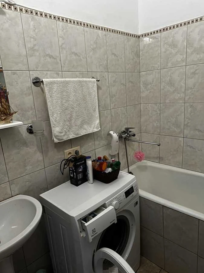 Rent a two-bedroom apartment (56 sq m) in Kyiv, Pechersky District
