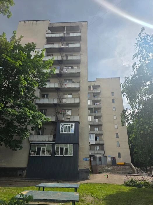 For sale 18m2 apartment 4/9 Globinska 20 Francusky shopping center