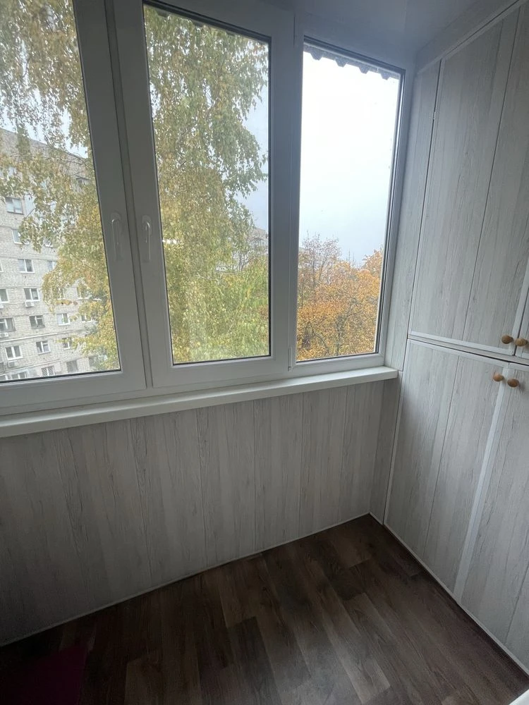 Продаж 2 к квартири ст м 23 серпня Проспект Науки Павлове по