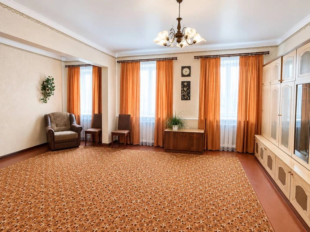 House for sale in the suburbs