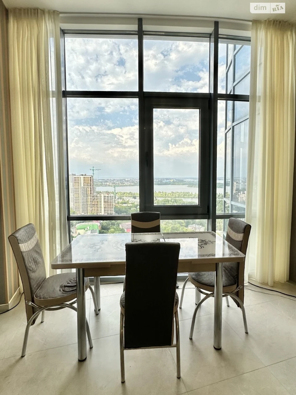 Long-Term Rental, Nagorny