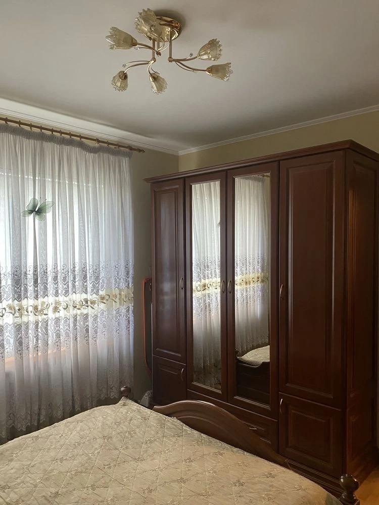 Продается трехкомнатная квартира на Оболони, Северная 48а