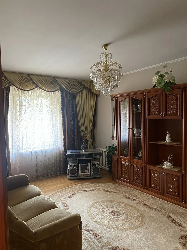 Продается трехкомнатная квартира на Оболони, Северная 48а