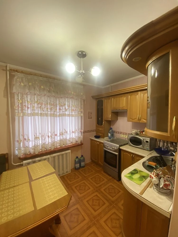 Продается трехкомнатная квартира на Оболони, Северная 48а