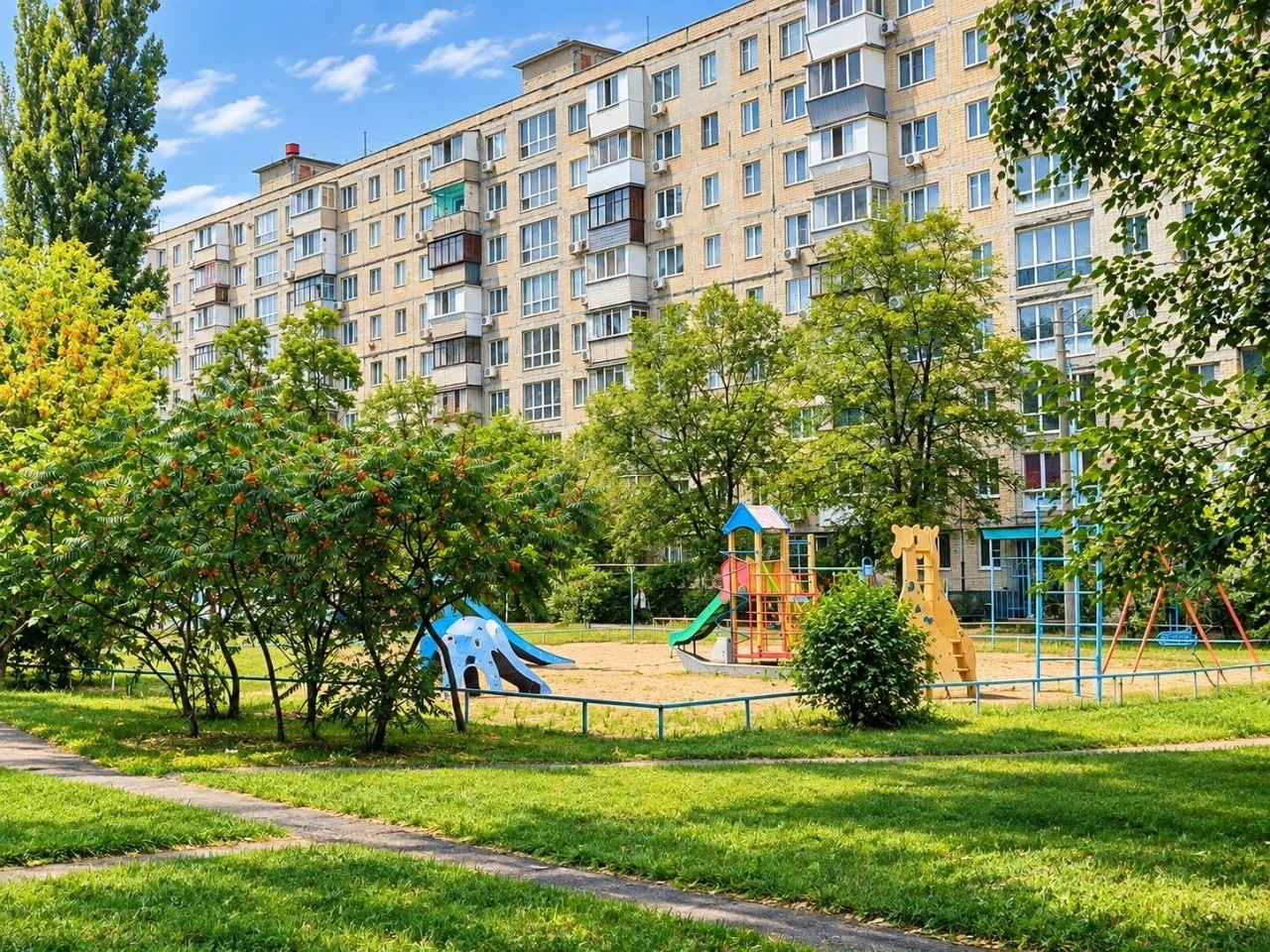 Продаж трикімнатної на Левіцького (Курчатова) Лісовий масив
