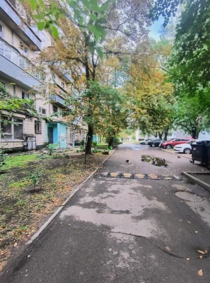 Продаж трикімнатної на Левіцького (Курчатова) Лісовий масив