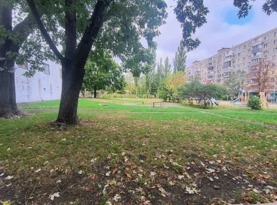 Продаж трикімнатної на Левіцького (Курчатова) Лісовий масив