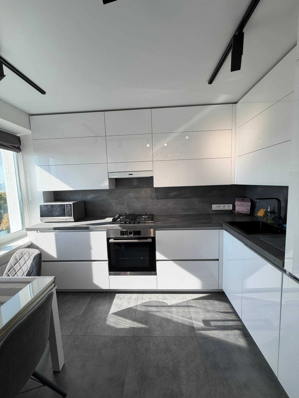 For Sale: Three-room apartment with a view, Solnechnaya Naberezhna Street