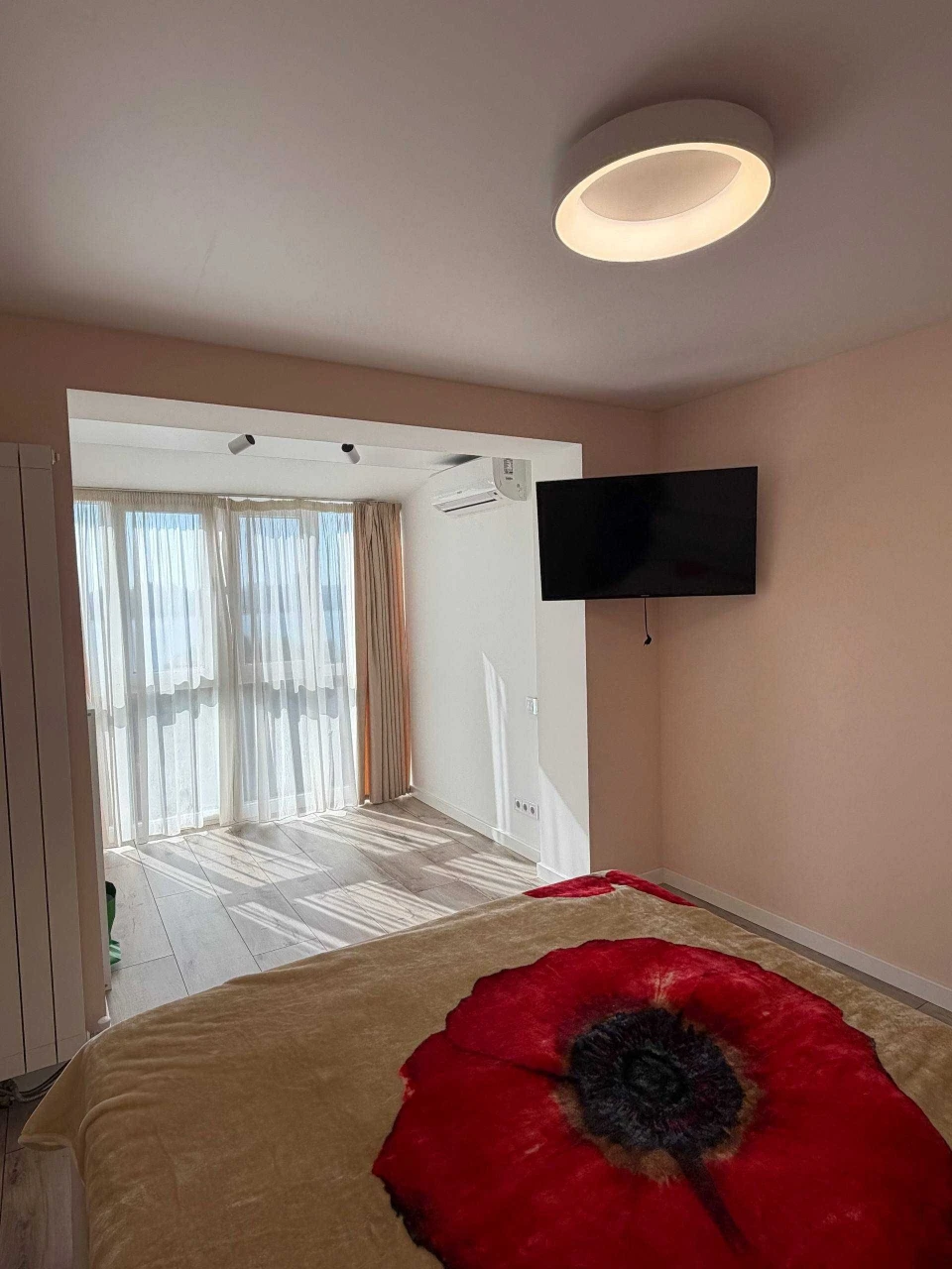 For Sale: Three-room apartment with a view, Solnechnaya Naberezhna Street