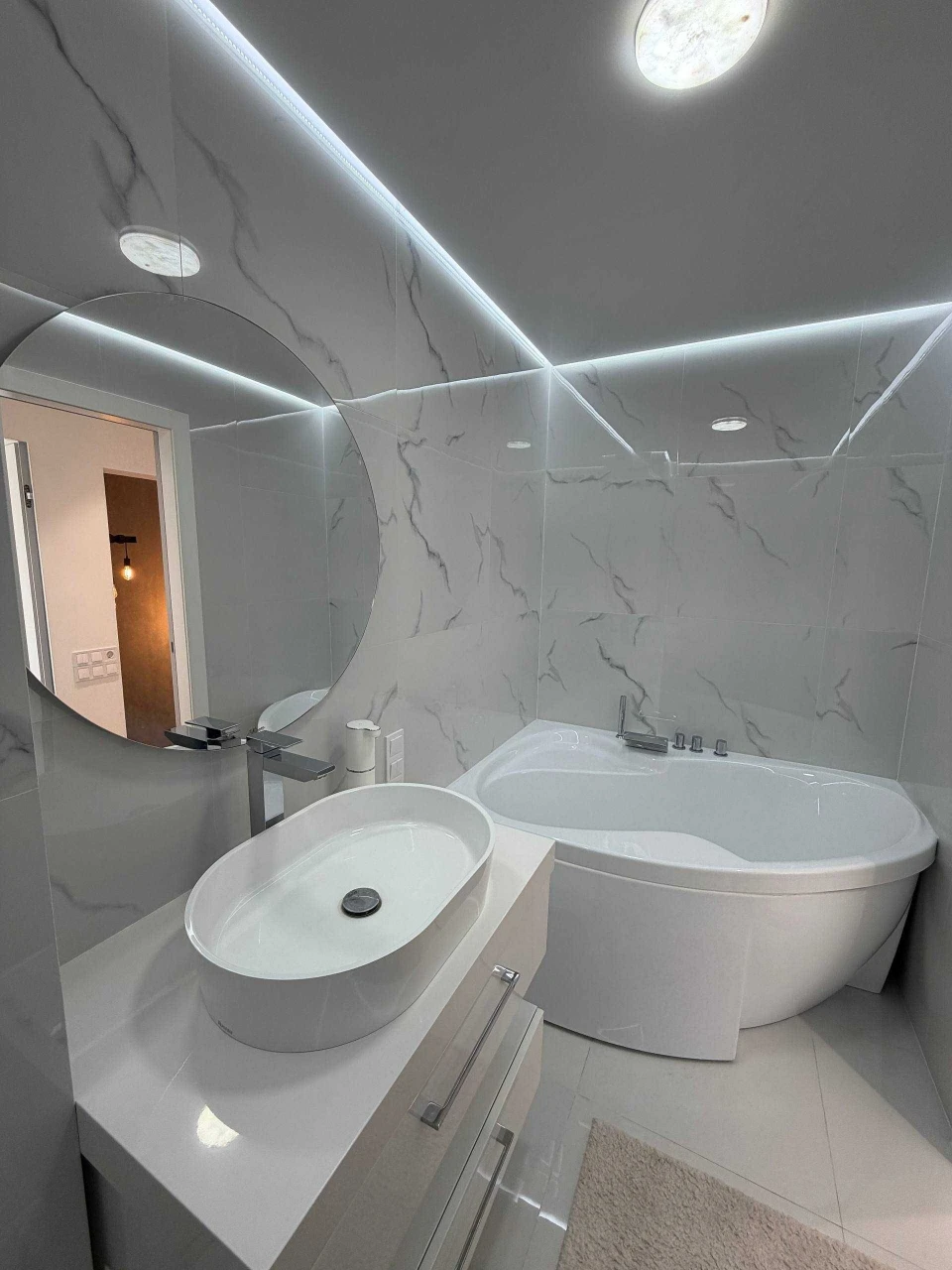 For Sale: Three-room apartment with a view, Solnechnaya Naberezhna Street