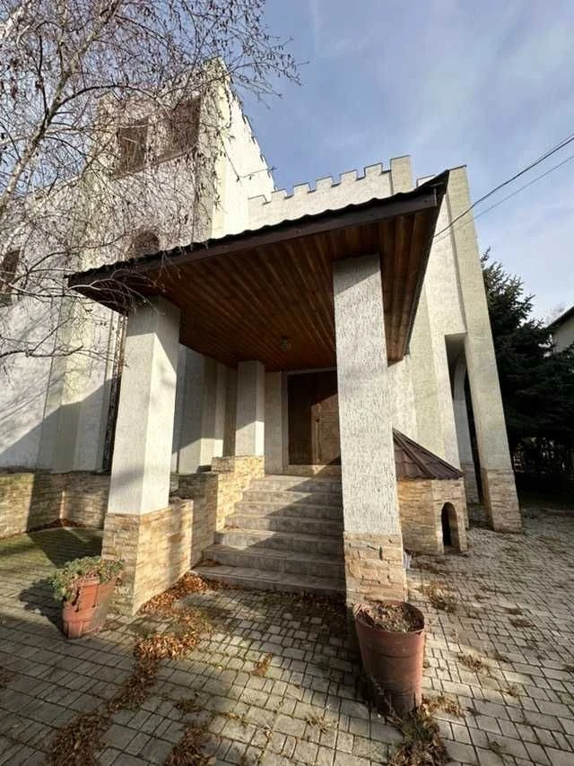 Продається великий будинок в Одесі