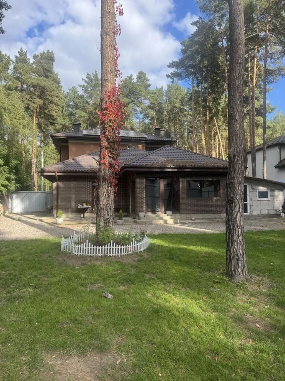 Продається новий котедж у лісі, в Києві. Найвигідніша пропозиція