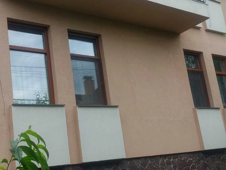 House. Line 2, вул.