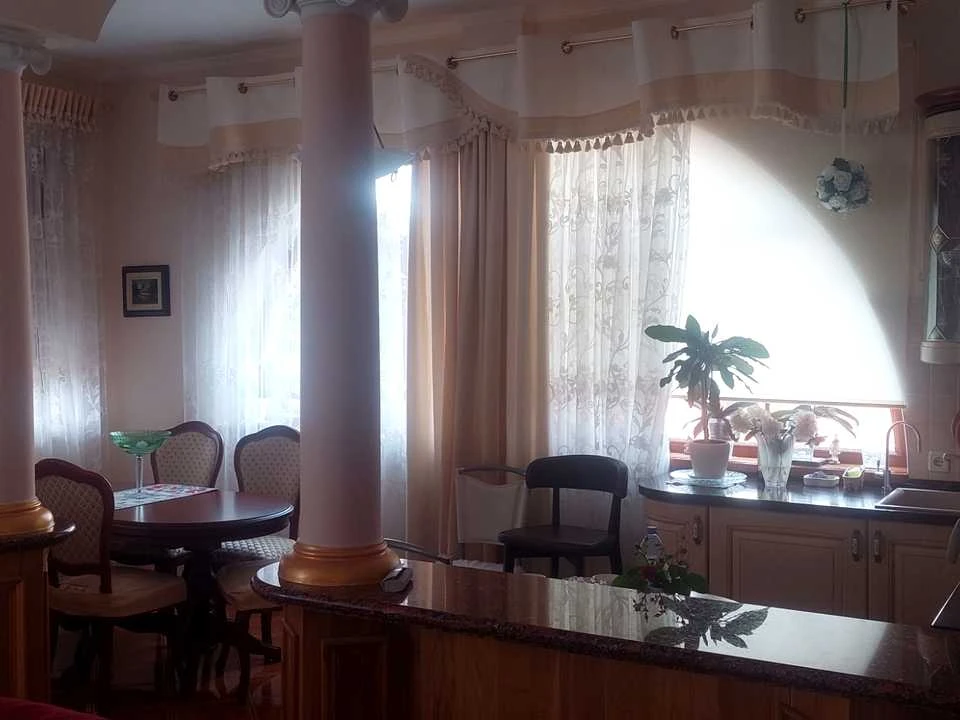 House. Line 2, вул.