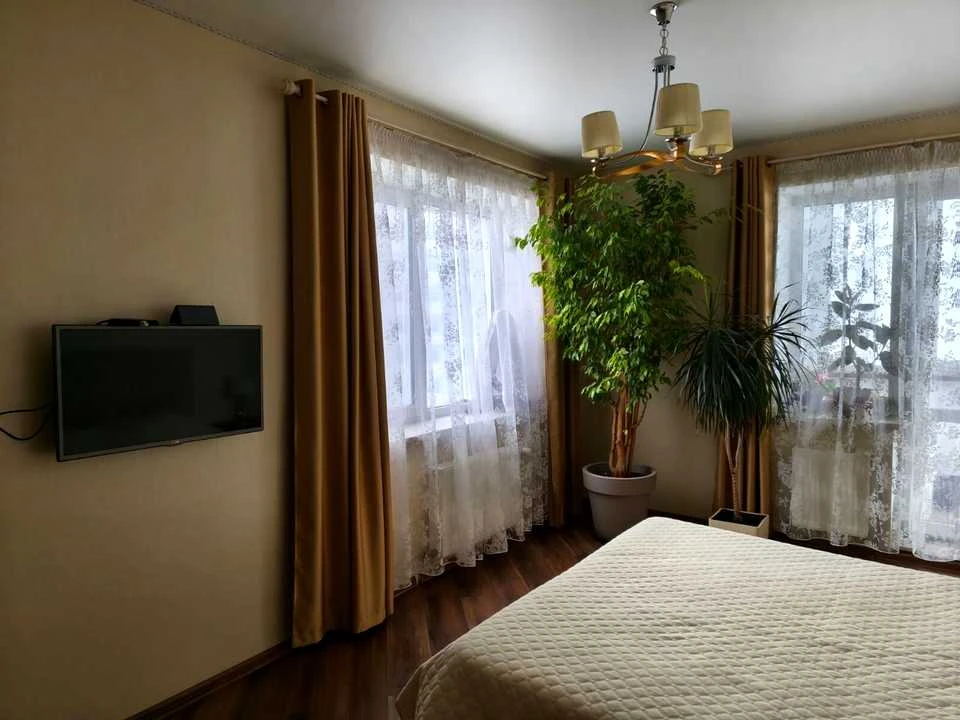 Apartment. Serzhanta Zhuzhomy Street, Mytnitsy.