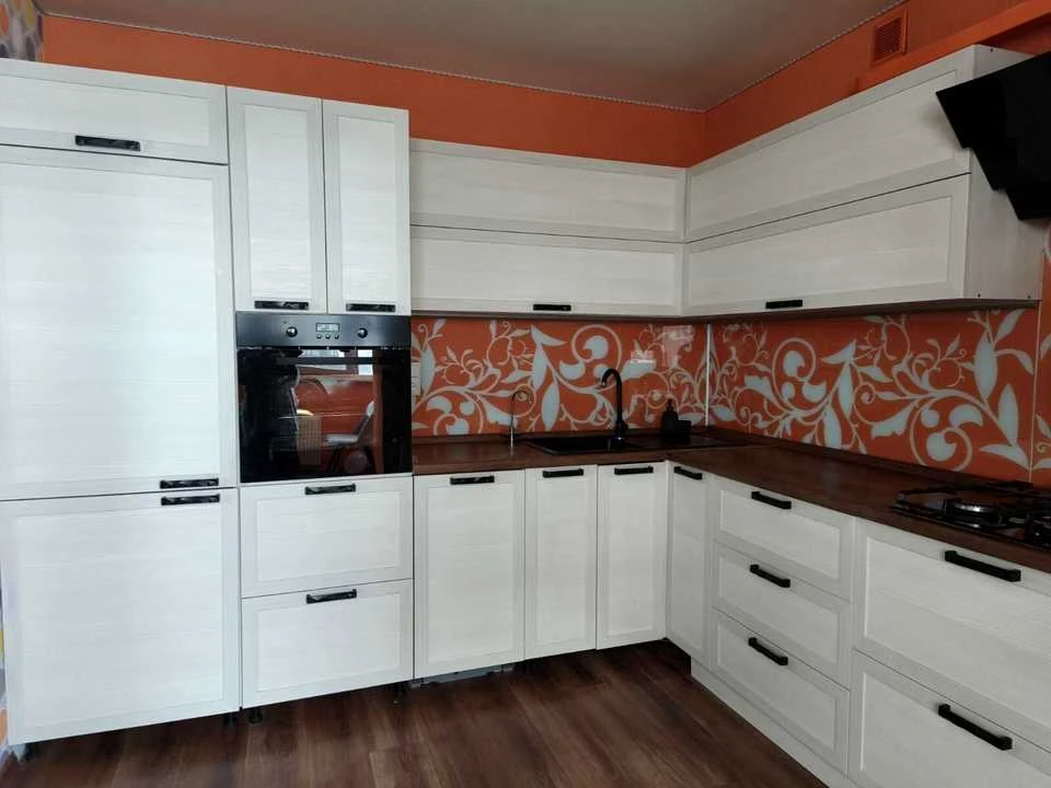 Apartment. Serzhanta Zhuzhomy Street, Mytnitsy.