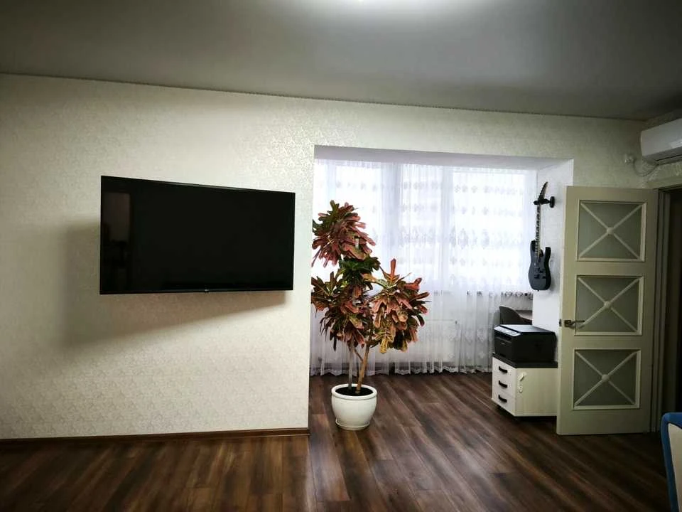 Apartment. Serzhanta Zhuzhomy Street, Mytnitsy.