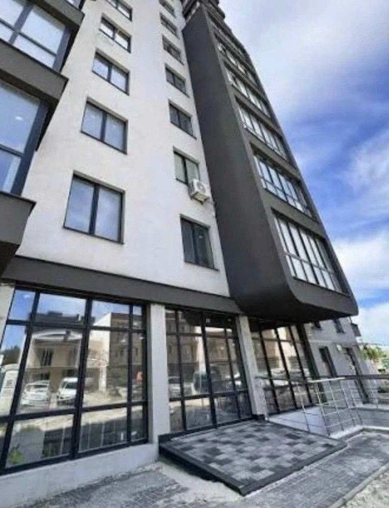 Sale of a one-bedroom apartment at 151 Roksolany Street.