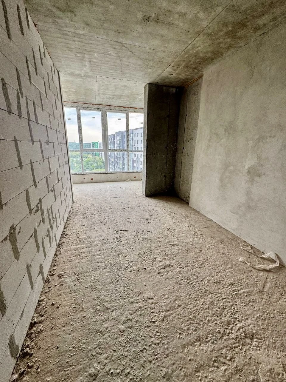 Sale of a one-bedroom apartment at 151 Roksolany Street.