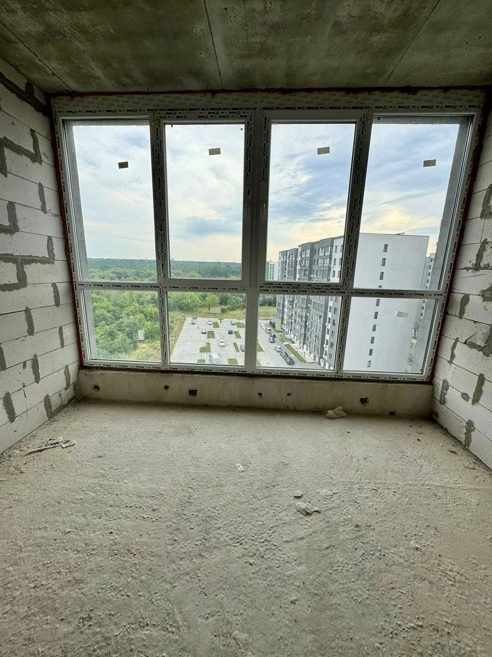 Sale of a one-bedroom apartment at 151 Roksolany Street.