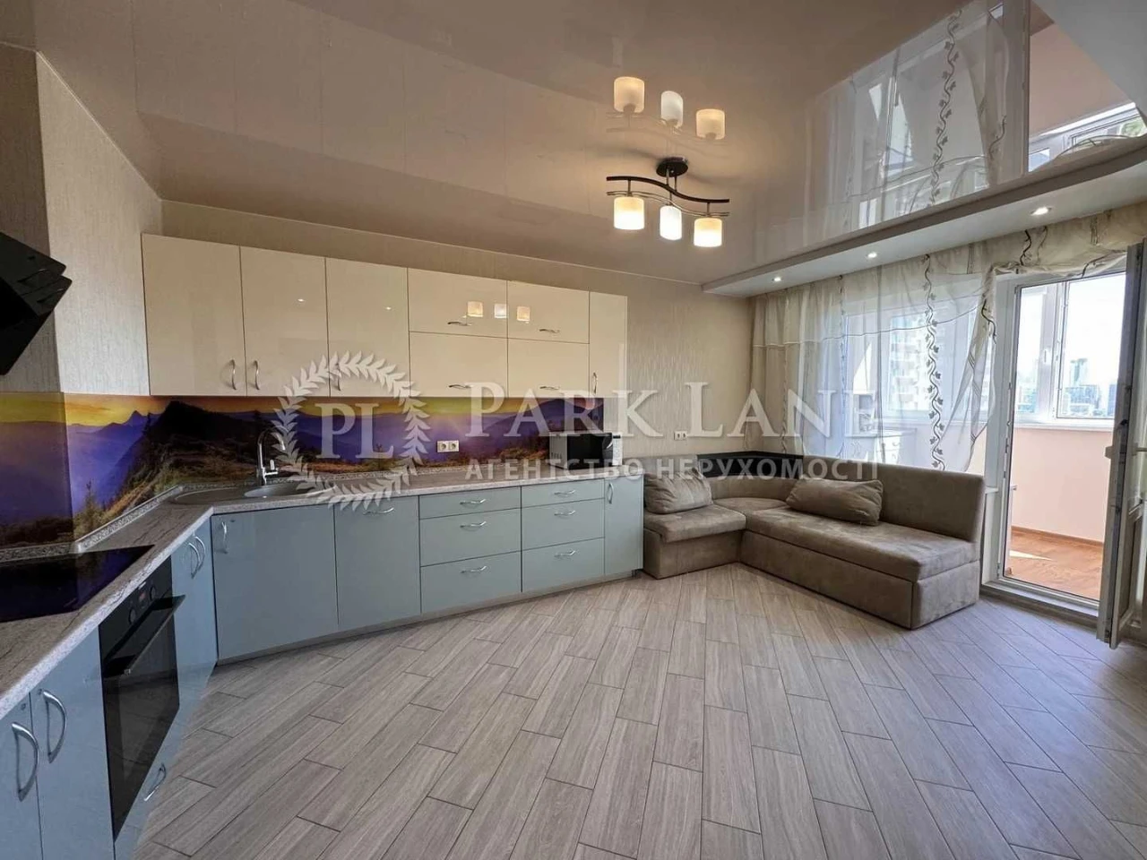 Ясинуватский проспект 11, ЖК The Lakes. Тихое место, качественный