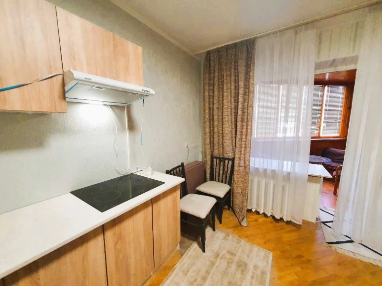 Продажа просторной 2-комнатной квартиры на Вишняковской, 7а
