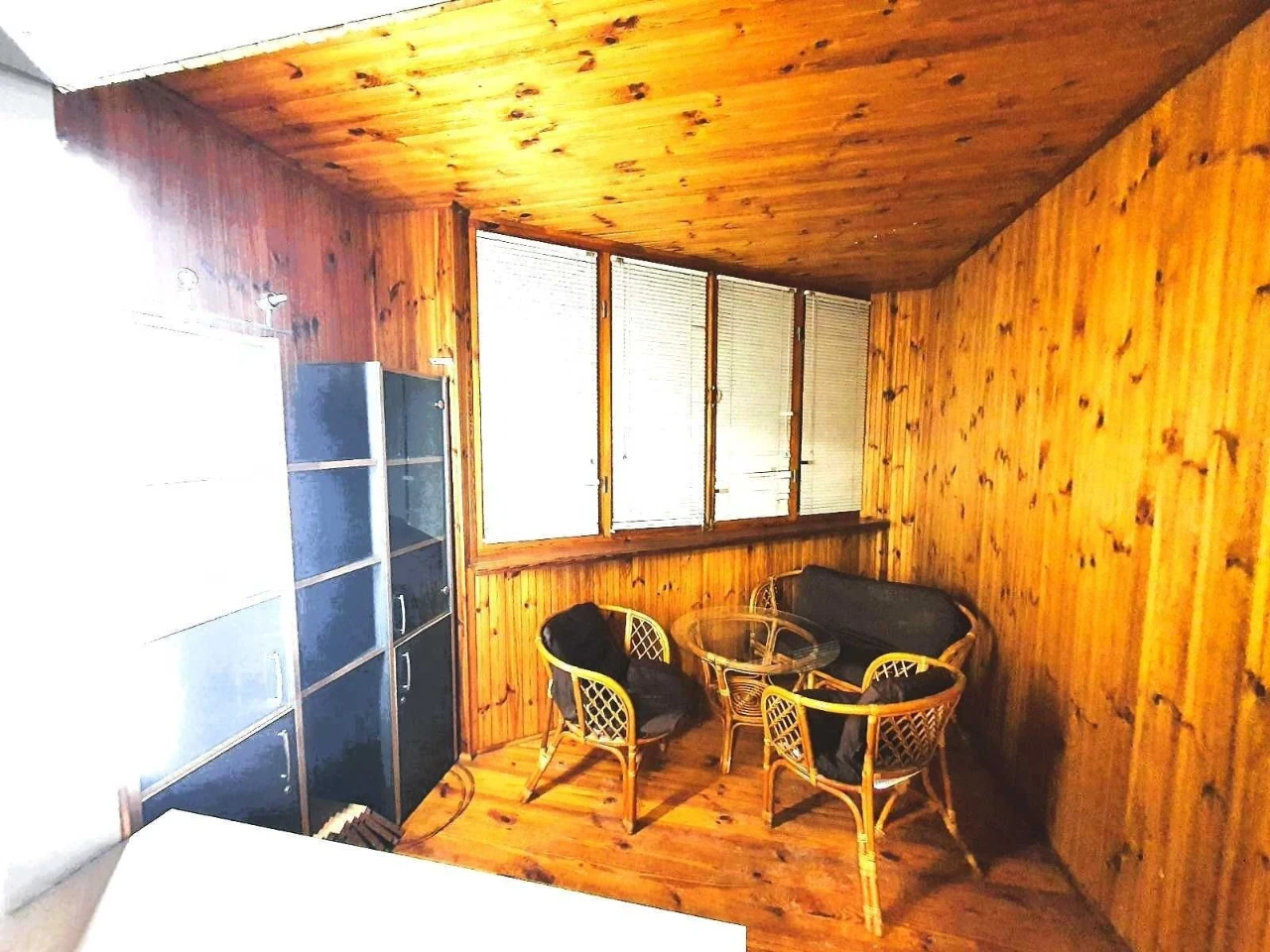 Sale of a large 2-room apartment on Vyshnjakivska, 7a